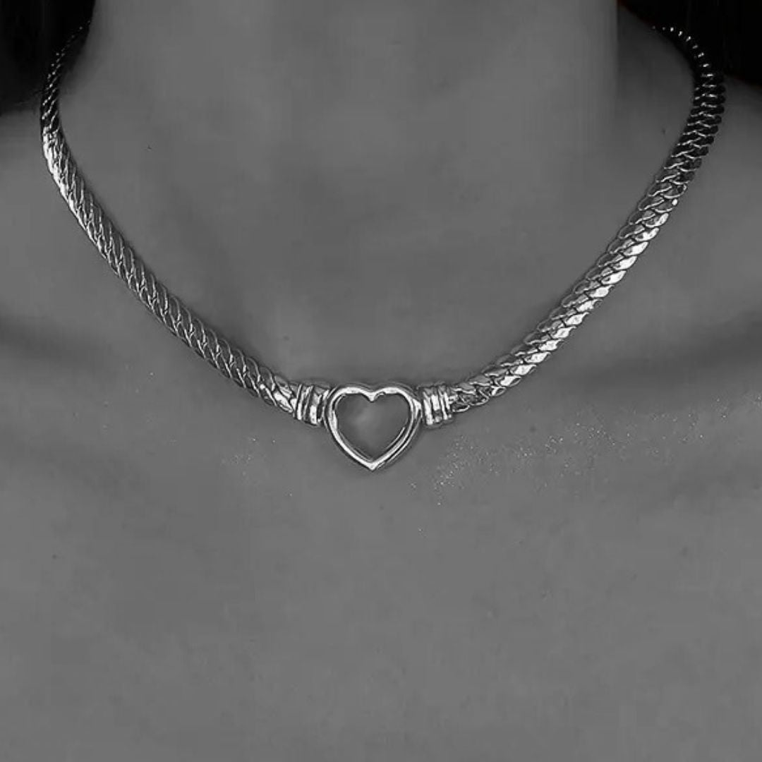 Tully silver chain necklace with hollow heart