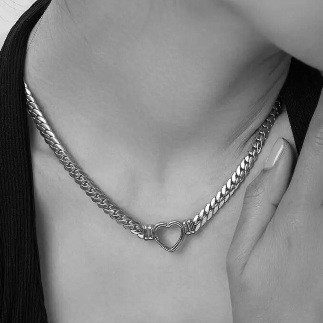 Tully silver chain necklace with hollow heart