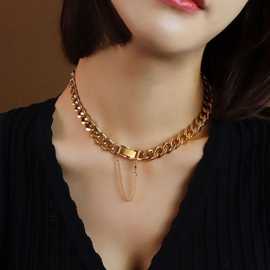 Bronte chain necklace in gold