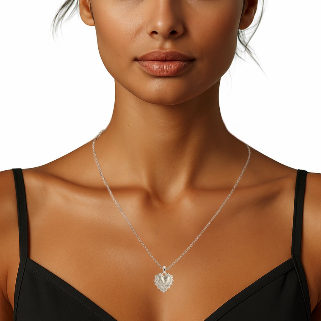 Dita Heart Necklace in Gold