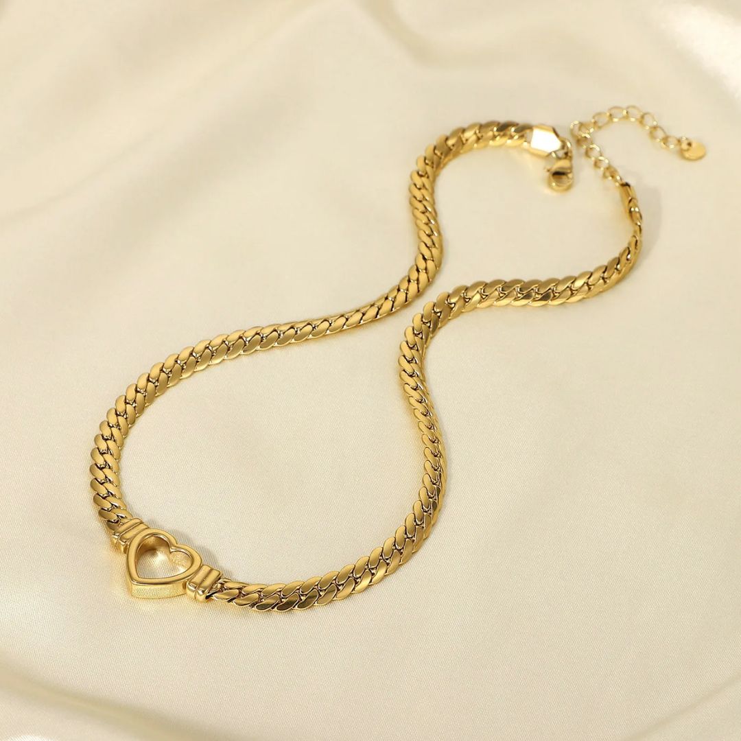 Tully gold chain necklace with hollow heart