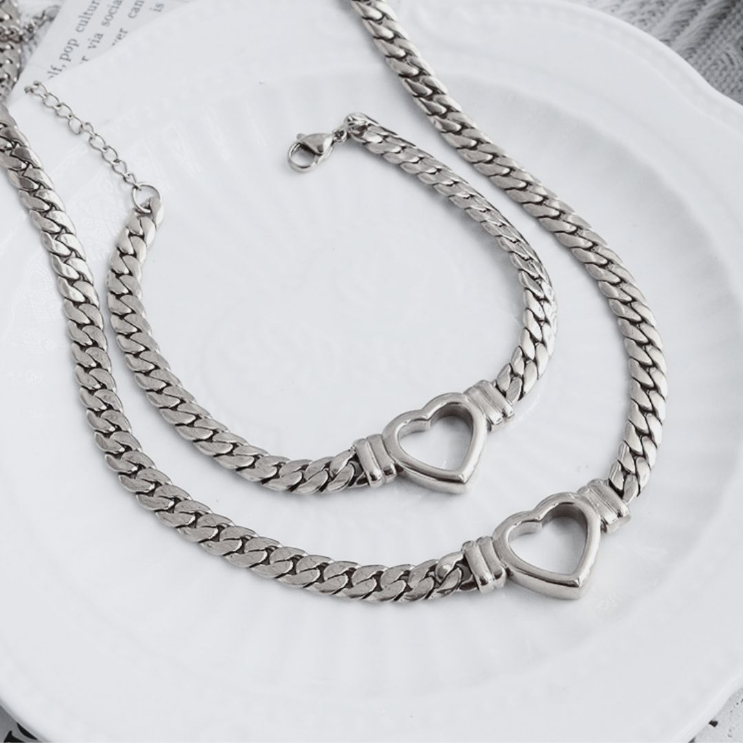 Tully silver chain necklace with hollow heart