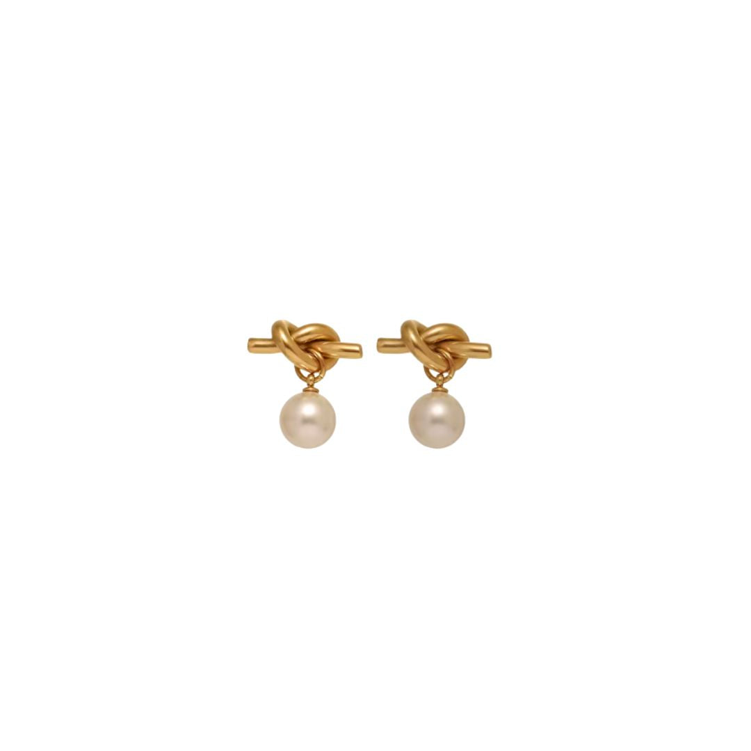 Layla Pearl Earrings