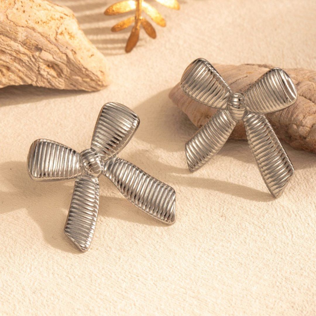 Amy silver bow stud earrings