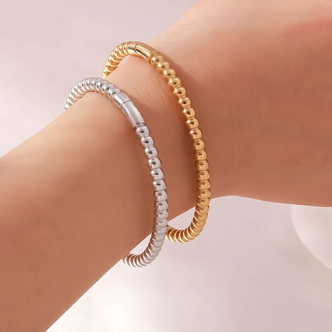 The Twist Bracelet in gold