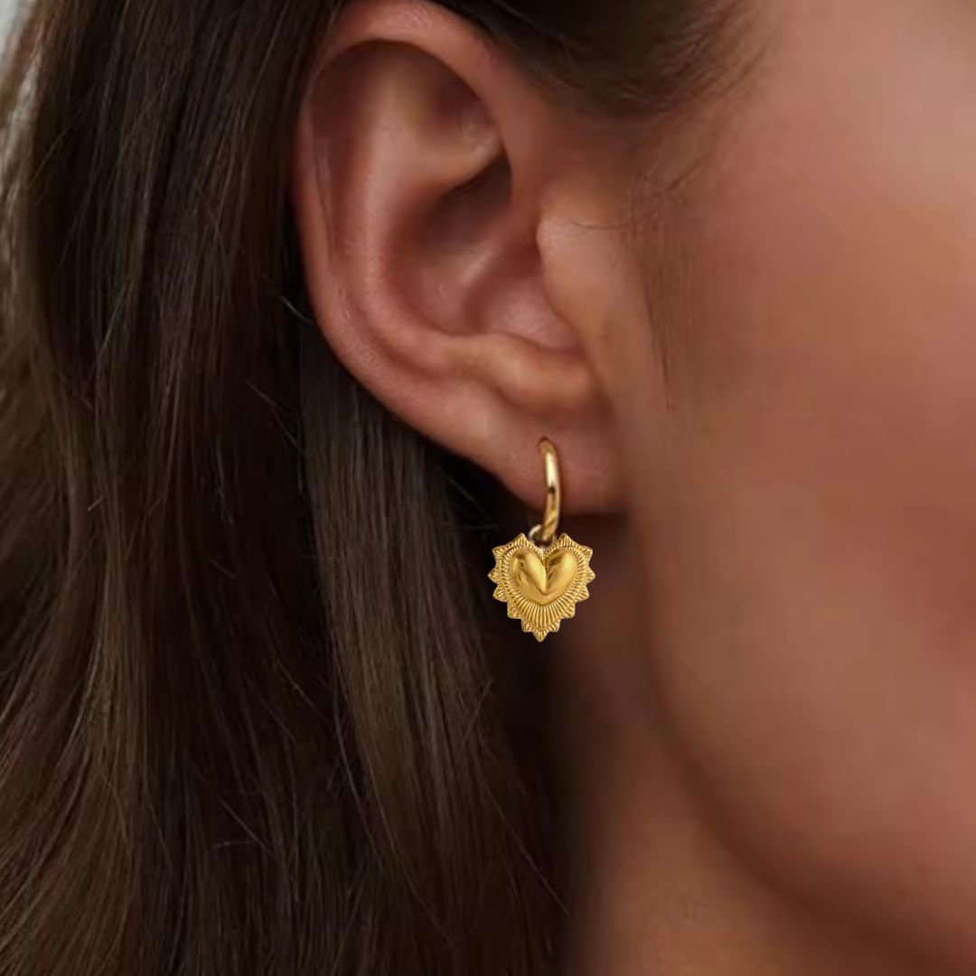 Dita Heart Earrings in Gold