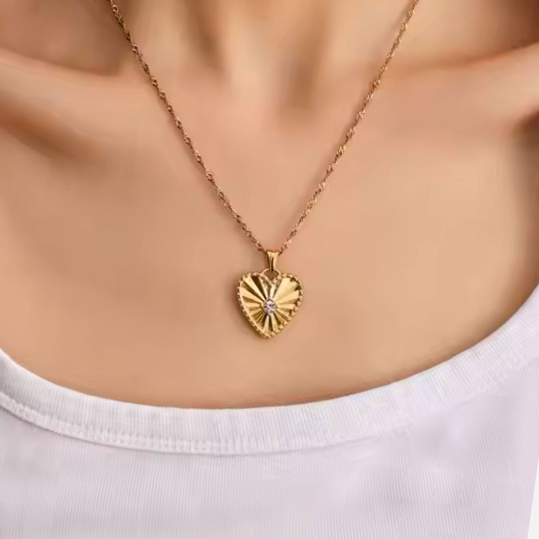 Romy Dainty Heart Necklace in Gold