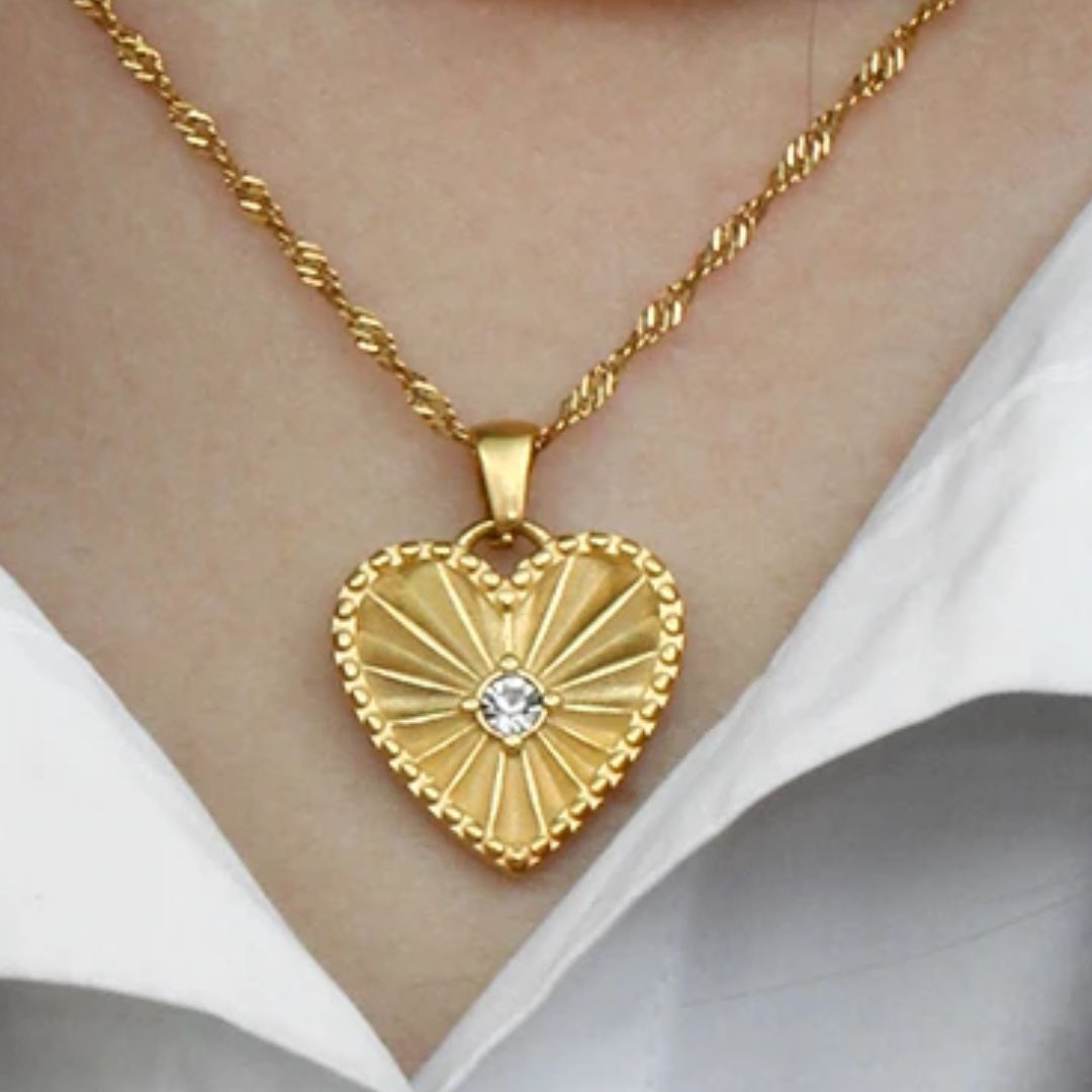 Romy Dainty Heart Necklace in Gold