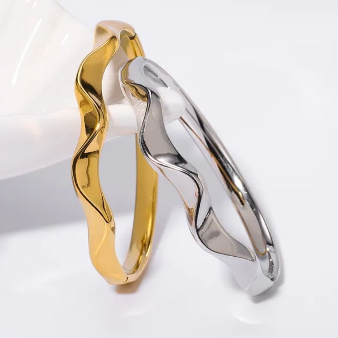 Wave bracelet in gold